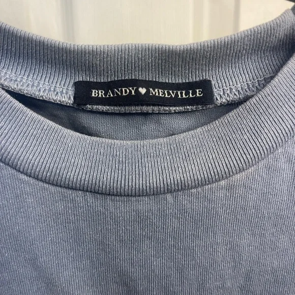 Brandy Melville cropped Hawaii top, EUC - Picture 3 of 4